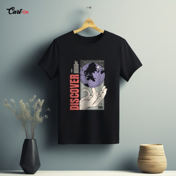 Discover Streetwear Printed Black T-Shirt